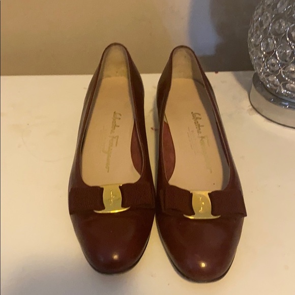 Salvatore Ferragamo Shoes - Bordeaux colored vintage Ferragamo shoes.  Size 10